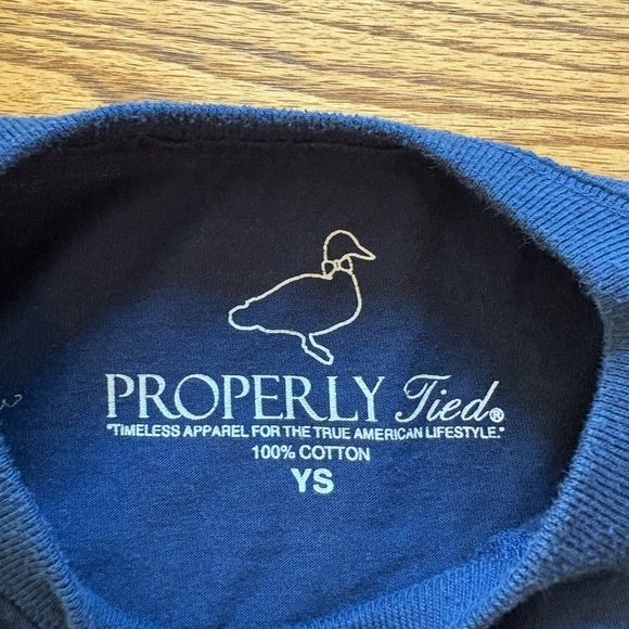 Properly tied LS navy t-shirt- boys size Small - Picture 3 of 4